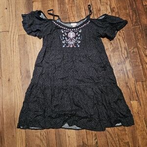 Women's Mossimo Supply Co. Black Blouse with Pink Embroidery Size Medium Boho